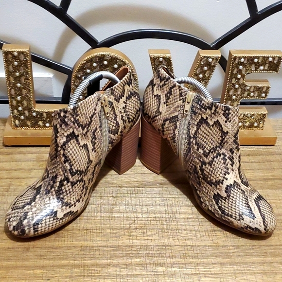 Report Shirley Snake Print Ankle Booties Sz 7 - Picture 3 of 8
